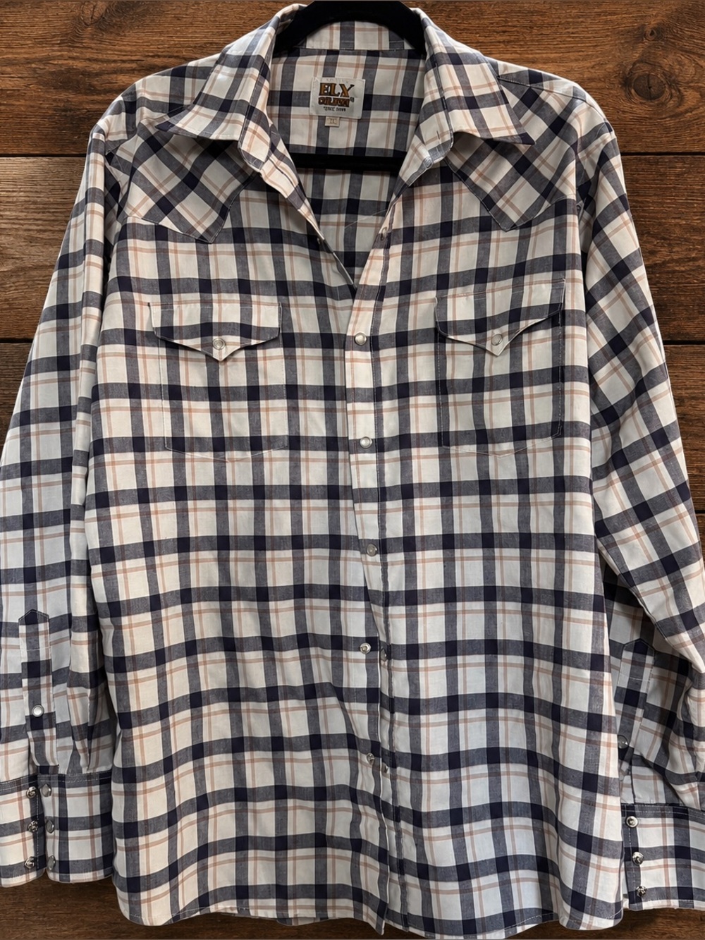 Classic Plaid Button-Up Shirt in Navy & White
